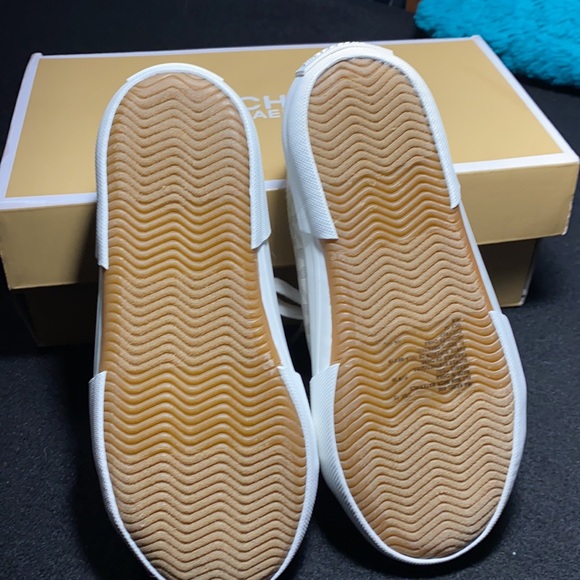 Michael Kors girl's shoes - Picture 3 of 4